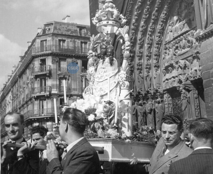La Madonna di Loreto a Parigi esce da Notre-Dame