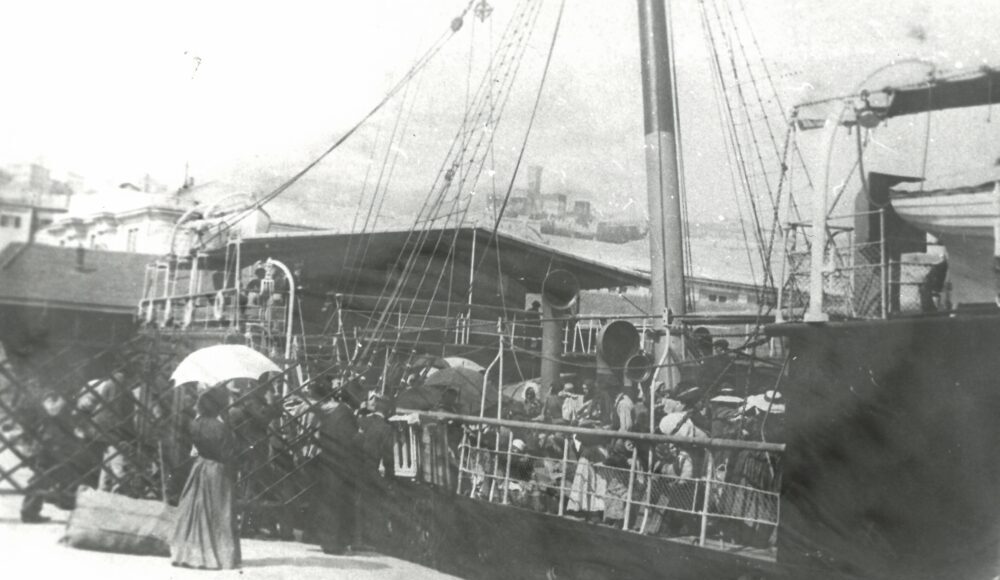 Bastimenti in partenza da Genova