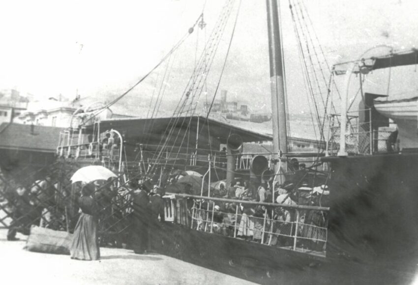 Bastimenti in partenza da Genova